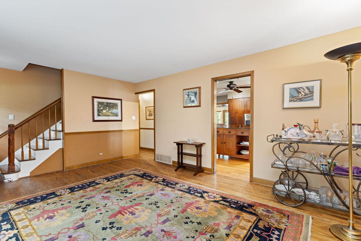 1937 Nottingham Ln, Wheaton, IL 60189 — photo 6