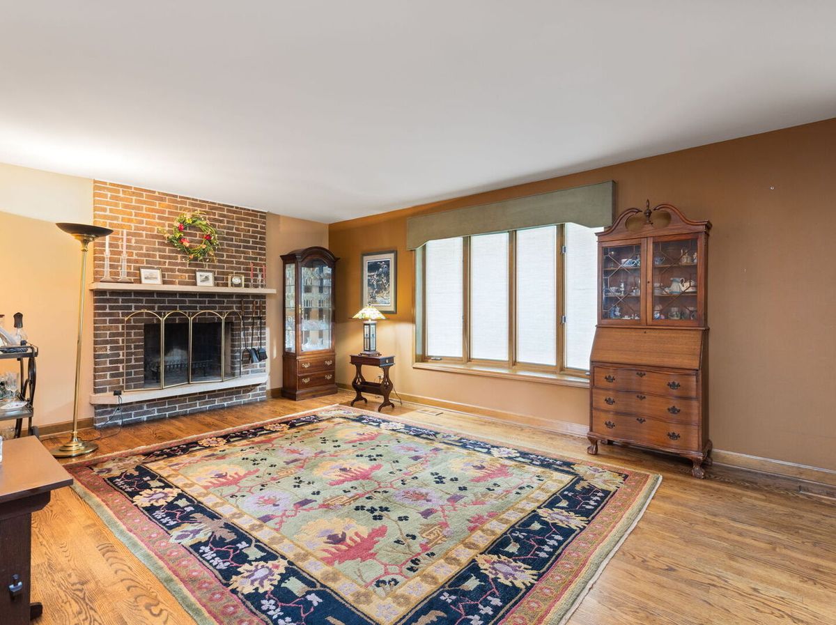 1937 Nottingham Ln, Wheaton, IL 60189 — photo 8