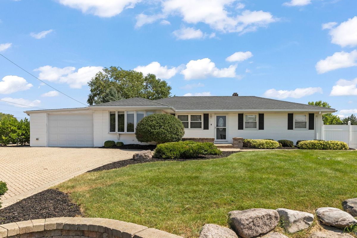 15911 S Codo Dr, Homer Glen, IL 60491