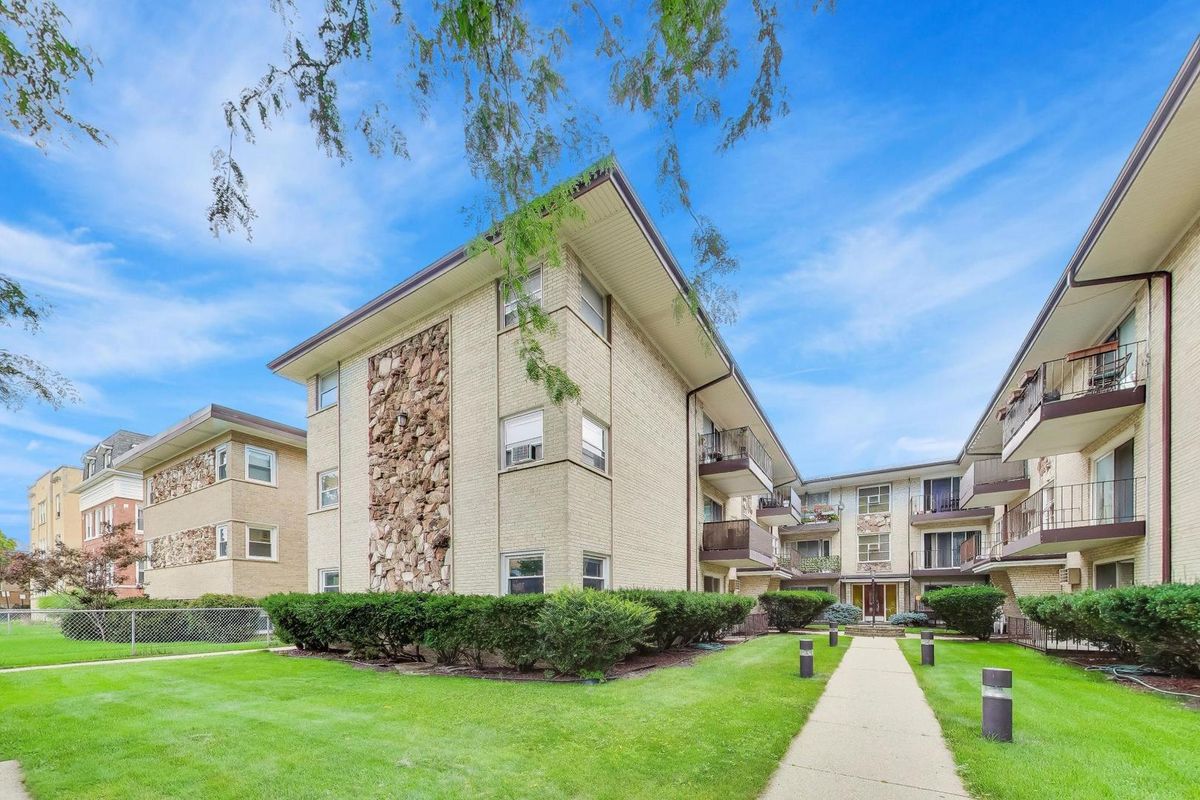 4243 N Kedvale Ave #1F, Chicago, IL 60641