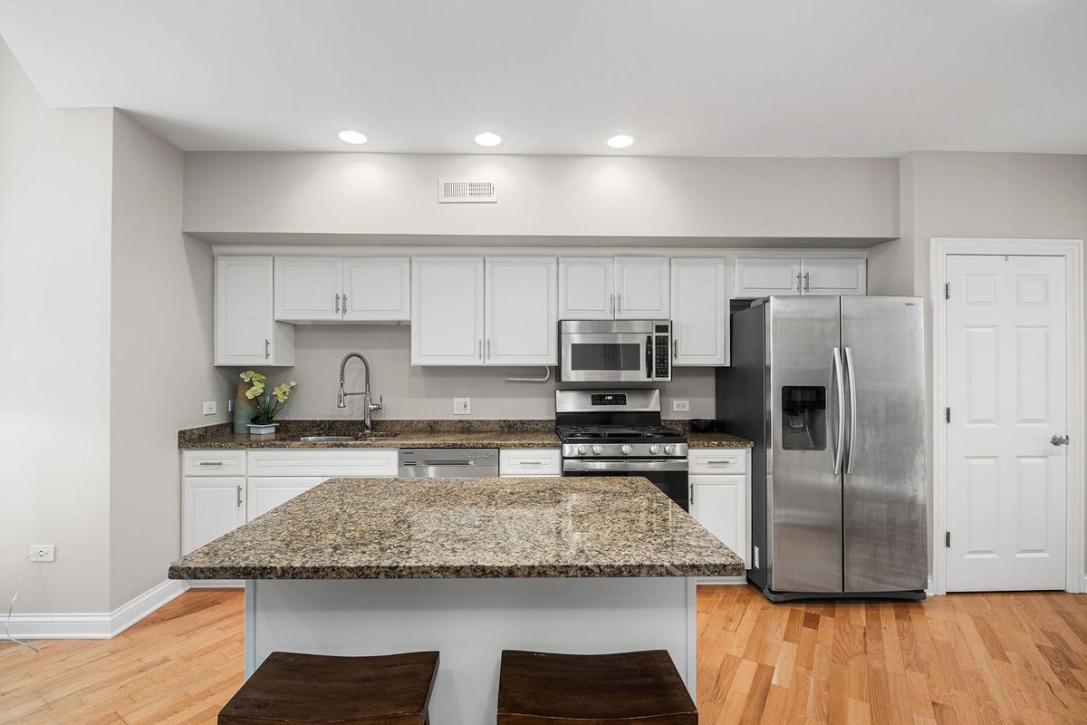 3250 N Lincoln Ave #C, Chicago, IL 60657 — photo 8