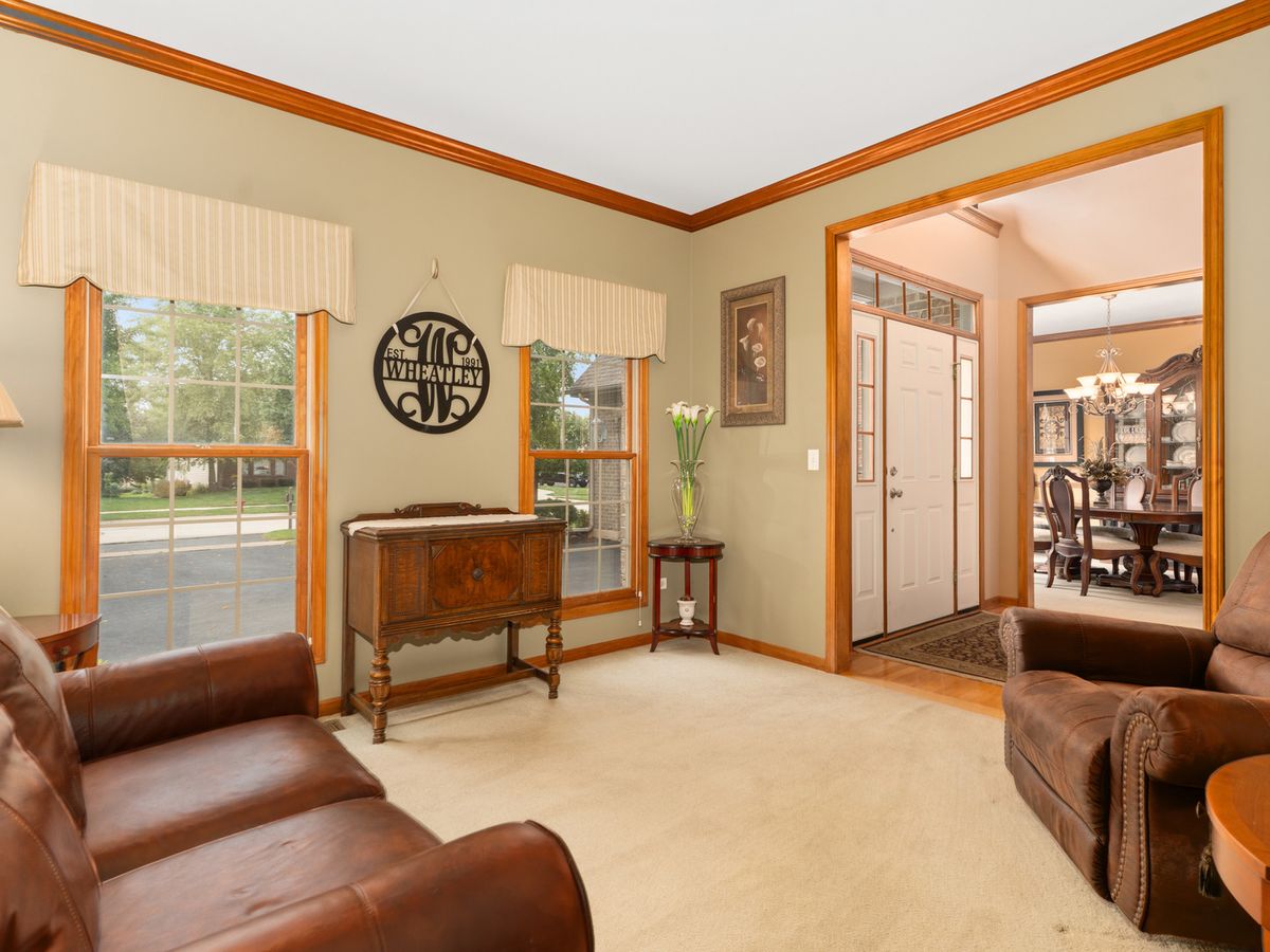 707 Evergreen Ln, Sugar Grove, IL 60554 — photo 5