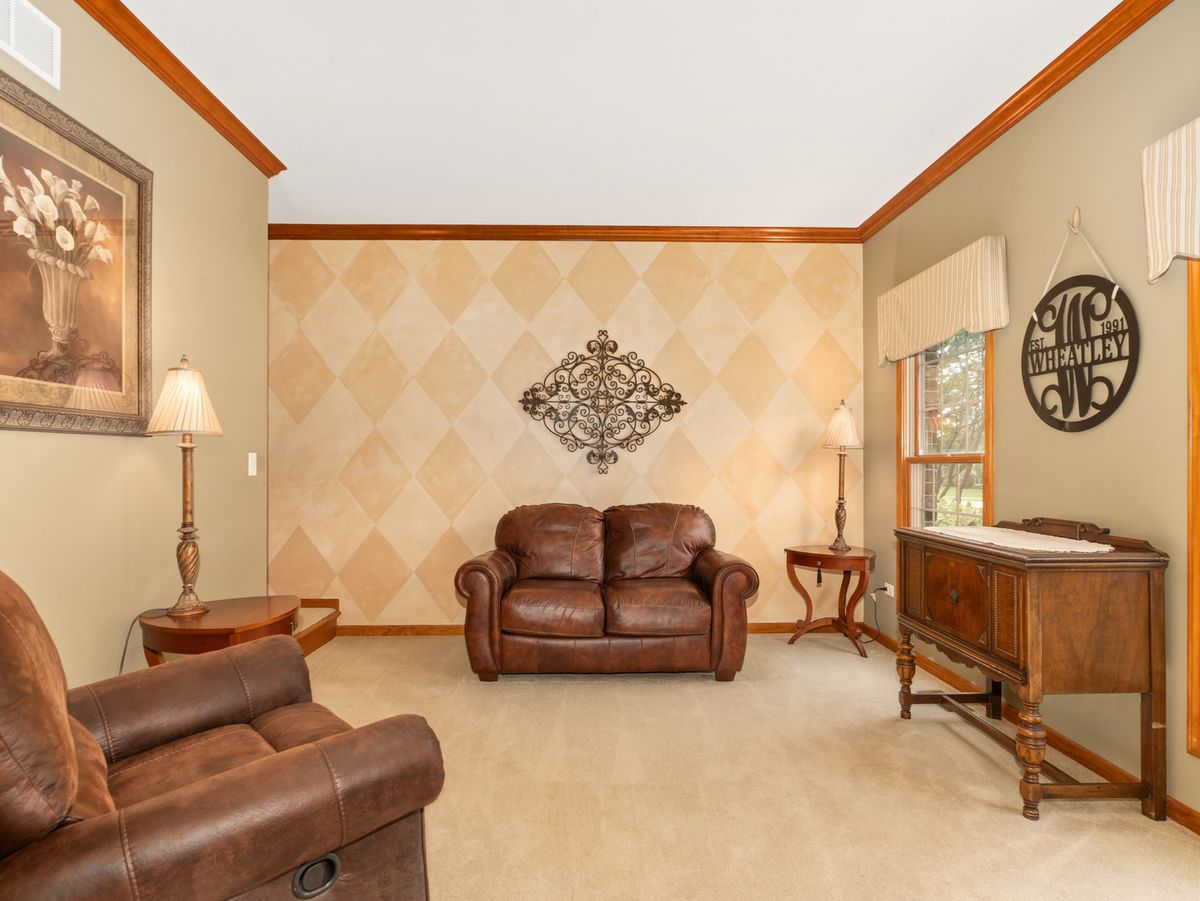 707 Evergreen Ln, Sugar Grove, IL 60554 — photo 6