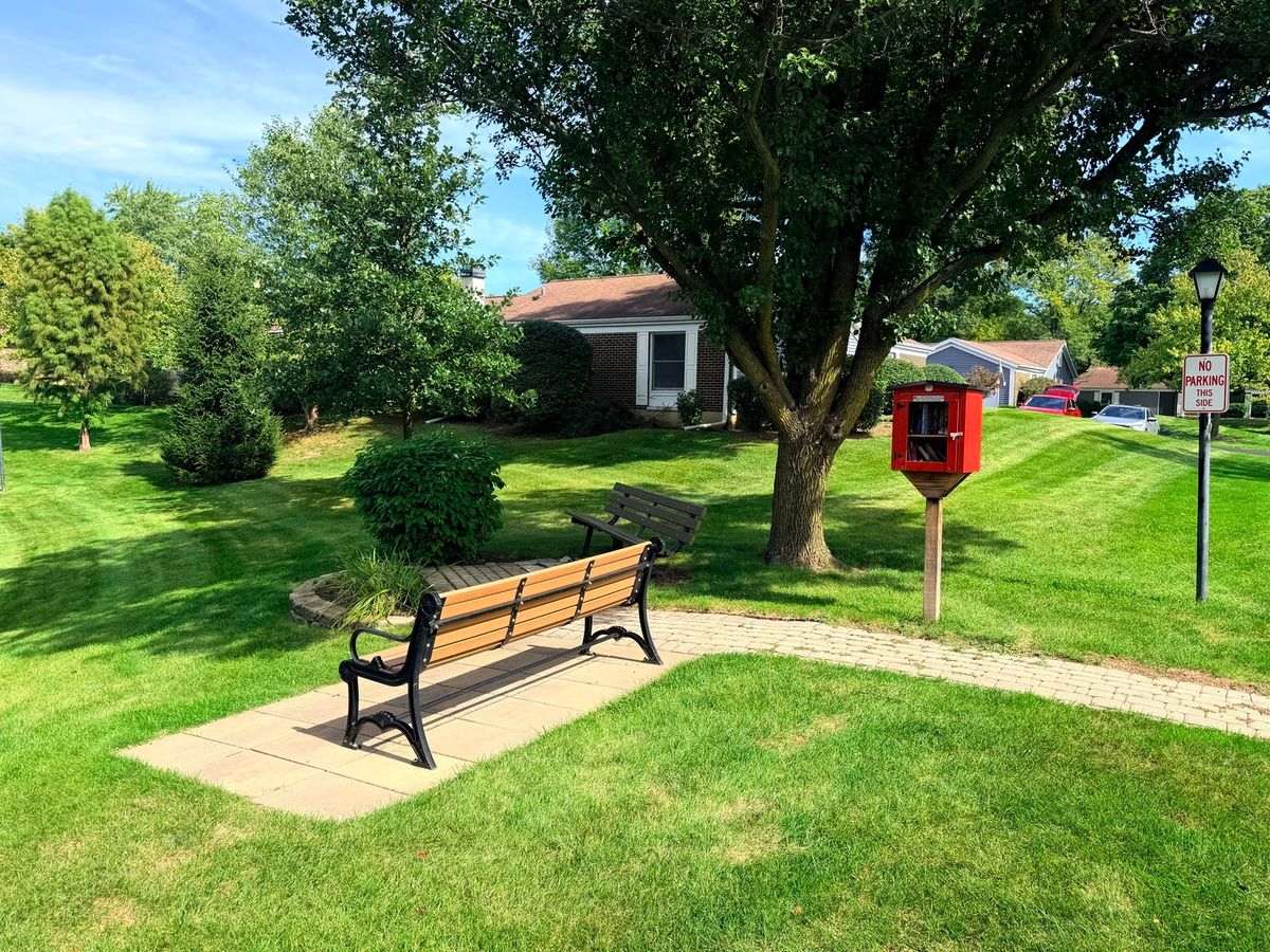 1066 Dartmouth Dr, Wheaton, IL 60189 — photo 3