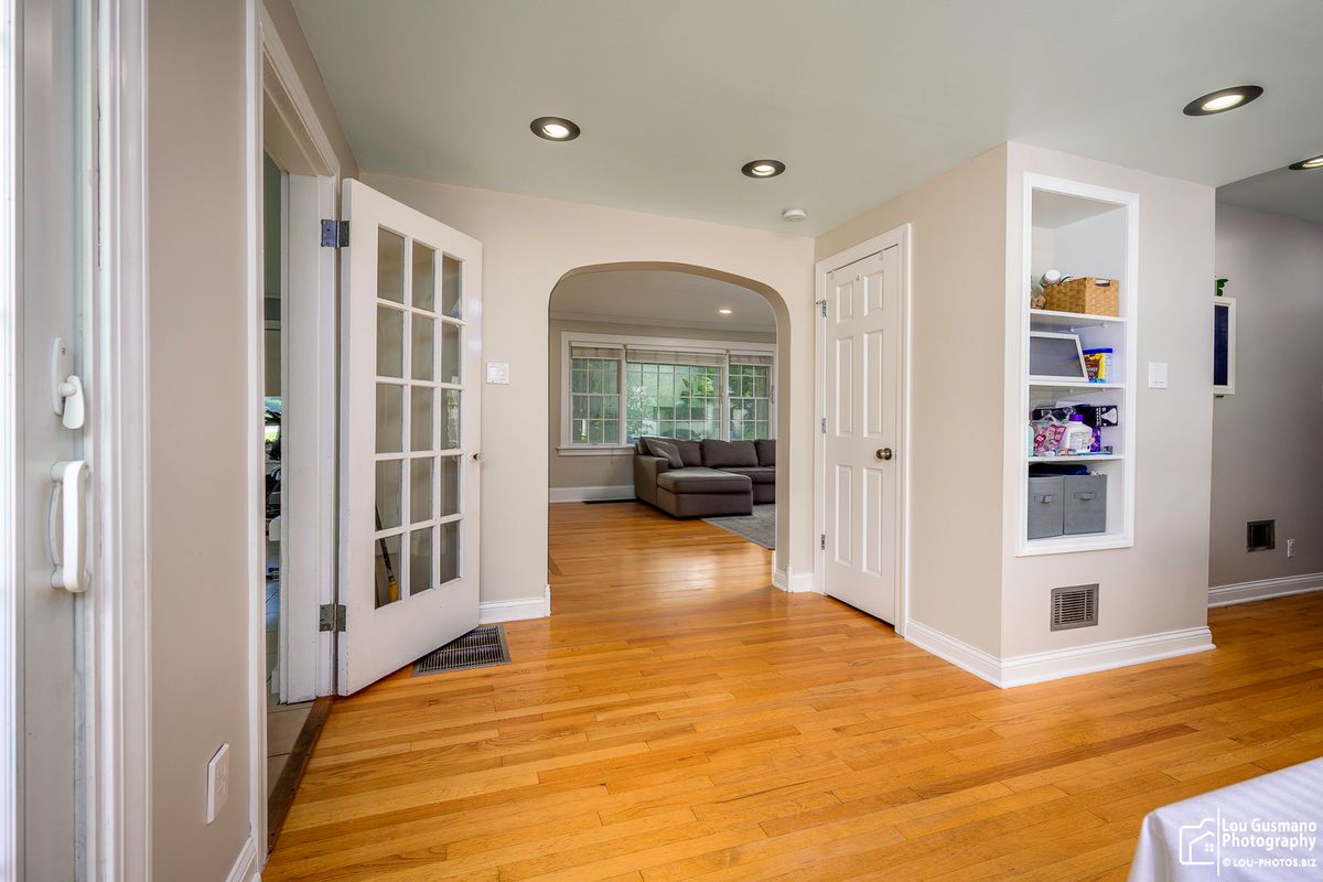 331 E Indiana St, Wheaton, IL 60187 — photo 8