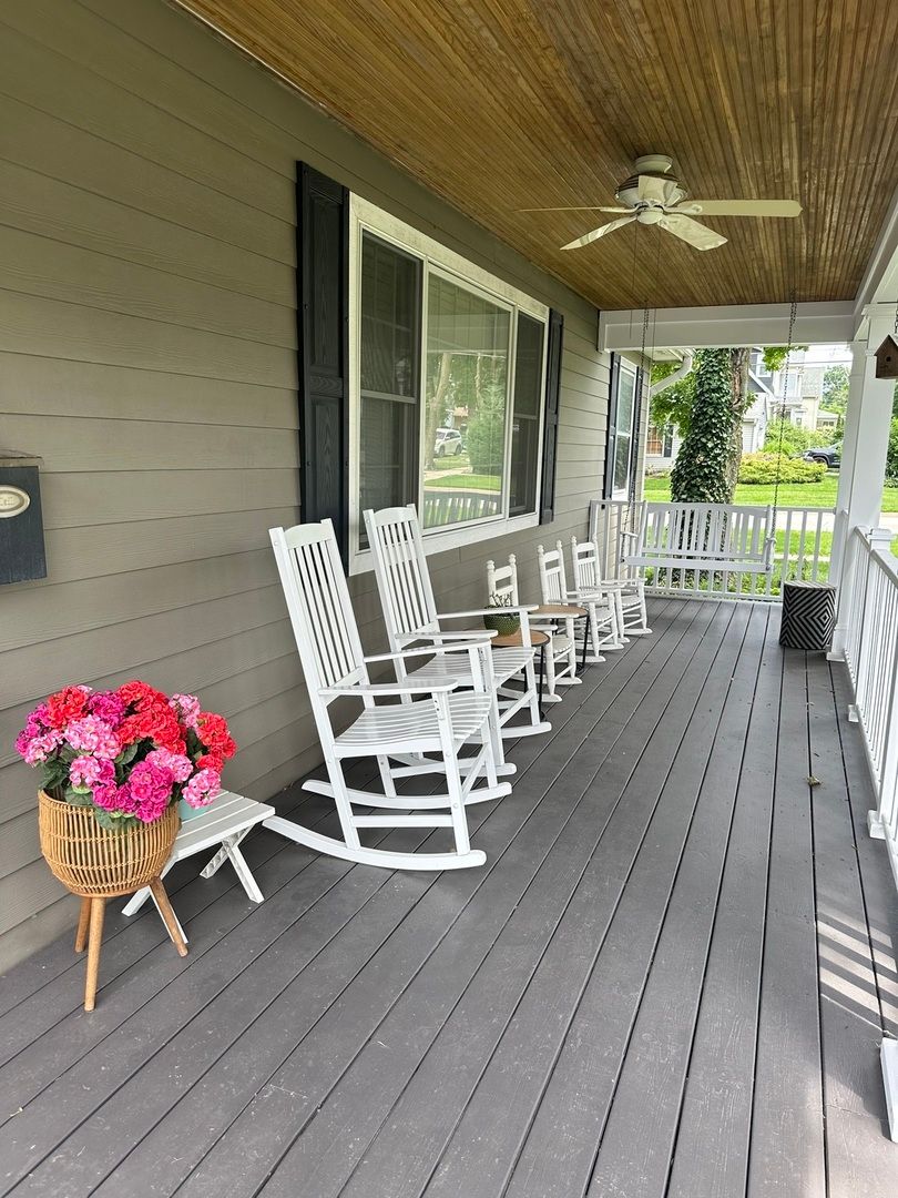 331 E Indiana St, Wheaton, IL 60187 — photo 2
