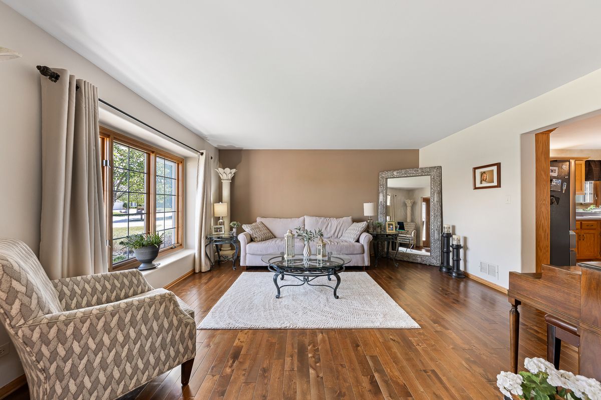 19400 Stonehenge Dr, Mokena, IL 60448 — photo 3