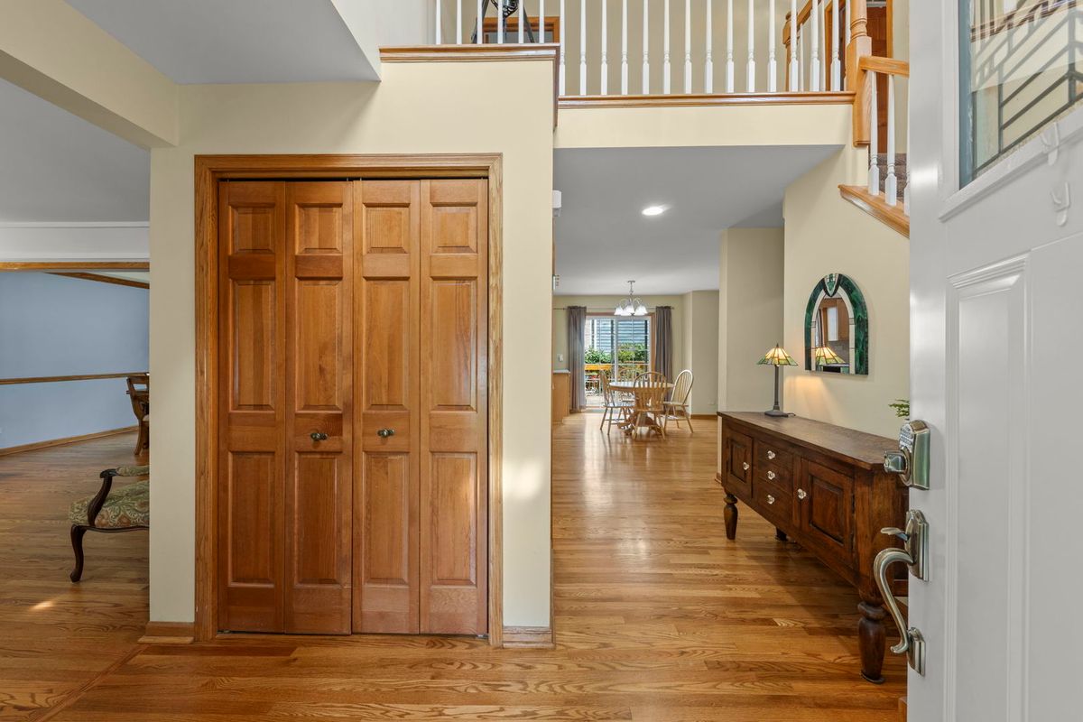 1n145 Glenrise Ct, Glen Ellyn, IL 60137 — photo 2