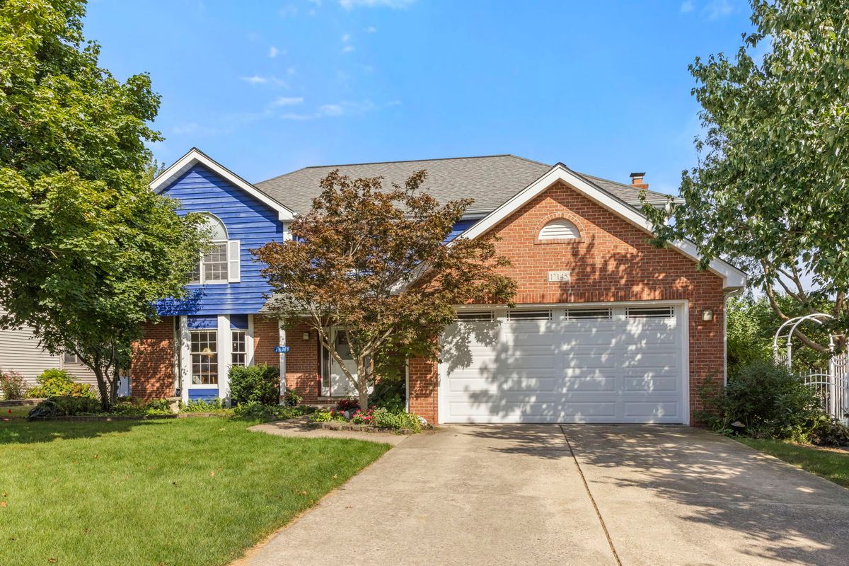 1n145 Glenrise Ct, Glen Ellyn, IL 60137