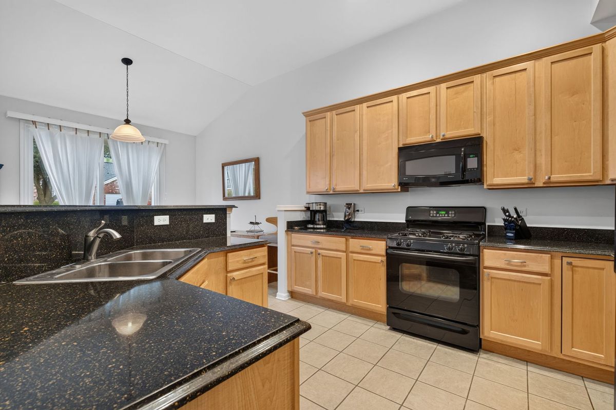 13266 Strandhill Dr, Orland Park, IL 60462 — photo 4