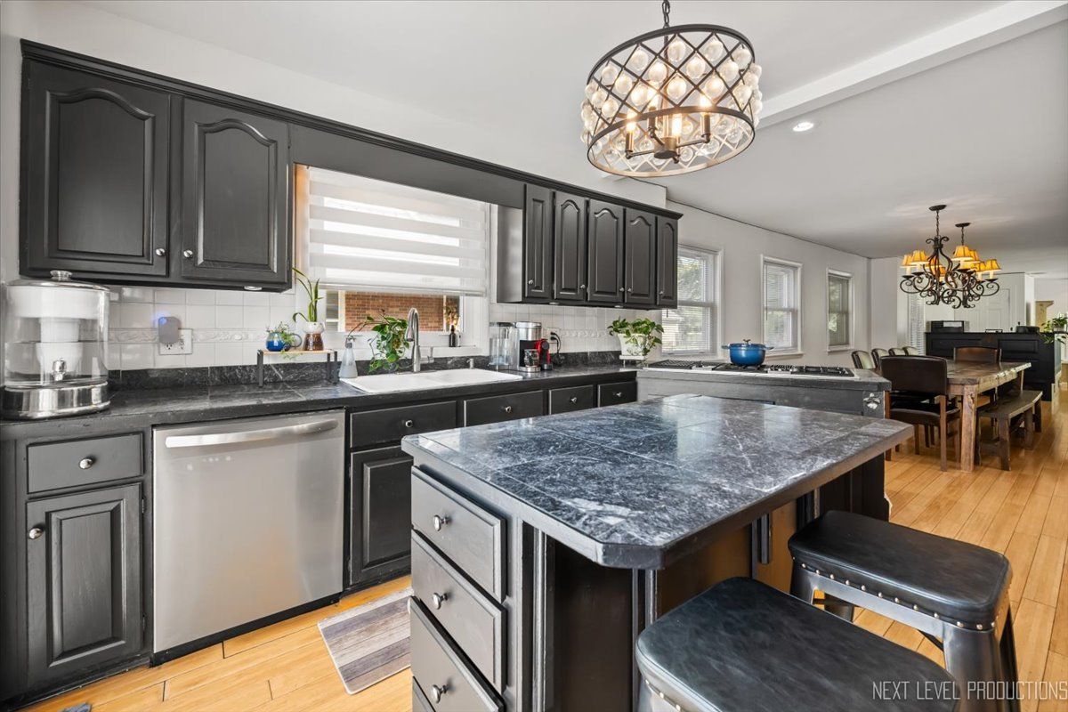 83 N Park Blvd, Glen Ellyn, IL 60137 — photo 4