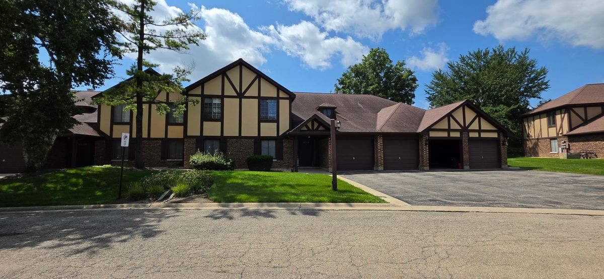 1758 Plymouth Ct #C, Wheaton, IL 60189 — photo 3