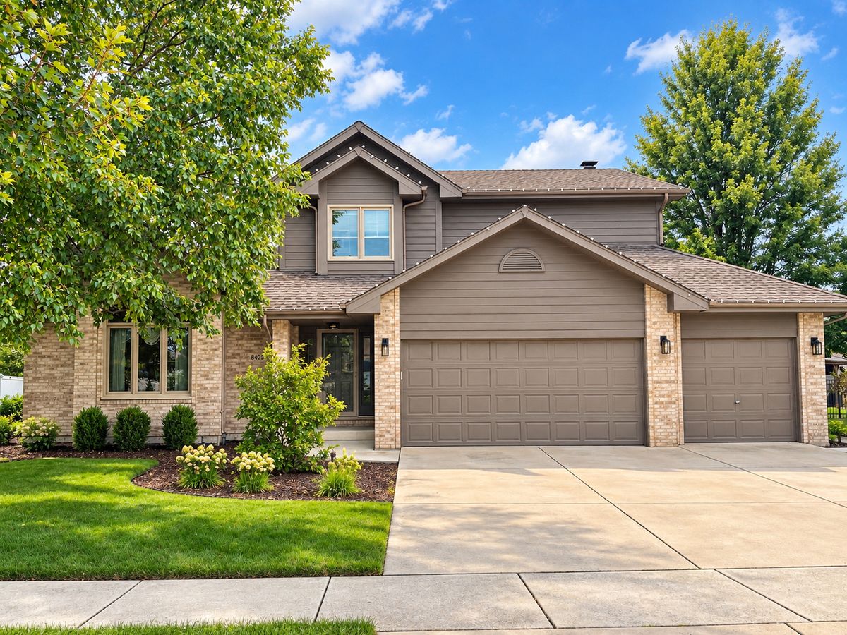 8424 Hollybrook Ln, Tinley Park, IL 60487 — photo 2