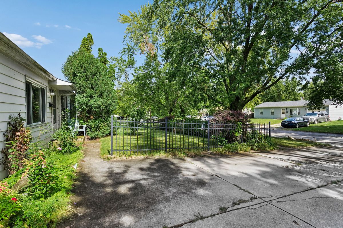 307 Edinburgh Dr, Lockport, IL 60441 — photo 4
