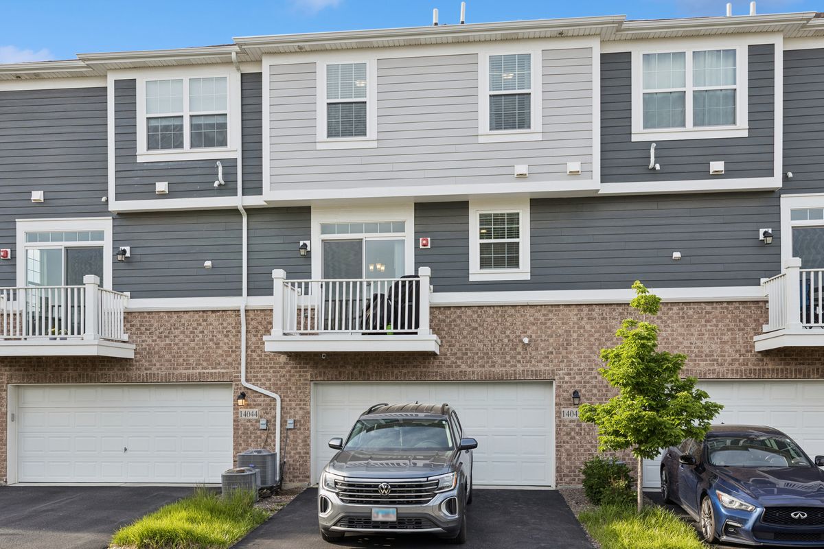 14042 S Belmont Dr, Homer Glen, IL 60491 — photo 2