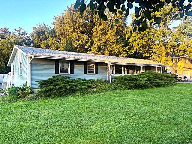 38w135 Mcdonald Rd, Elgin, IL 60124