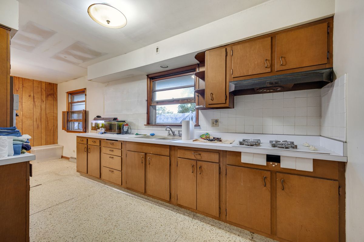 38w135 Mcdonald Rd, Elgin, IL 60124 — photo 3