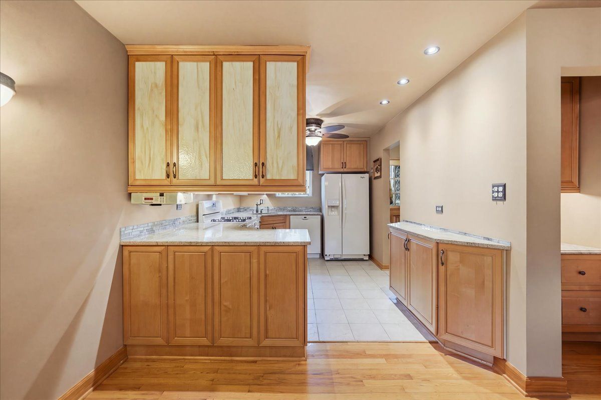 455 N Joyce St, Lombard, IL 60148 — photo 8
