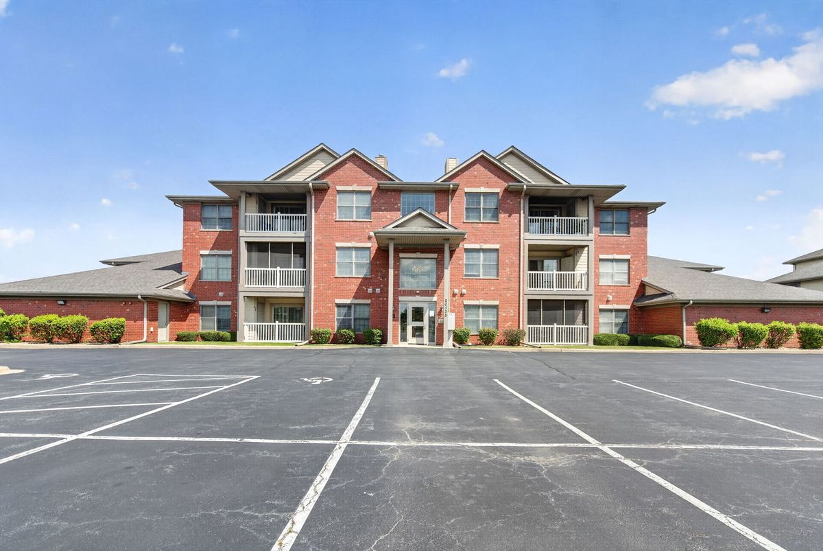 20335 S Rainford Dr #1B, Frankfort, IL 60423
