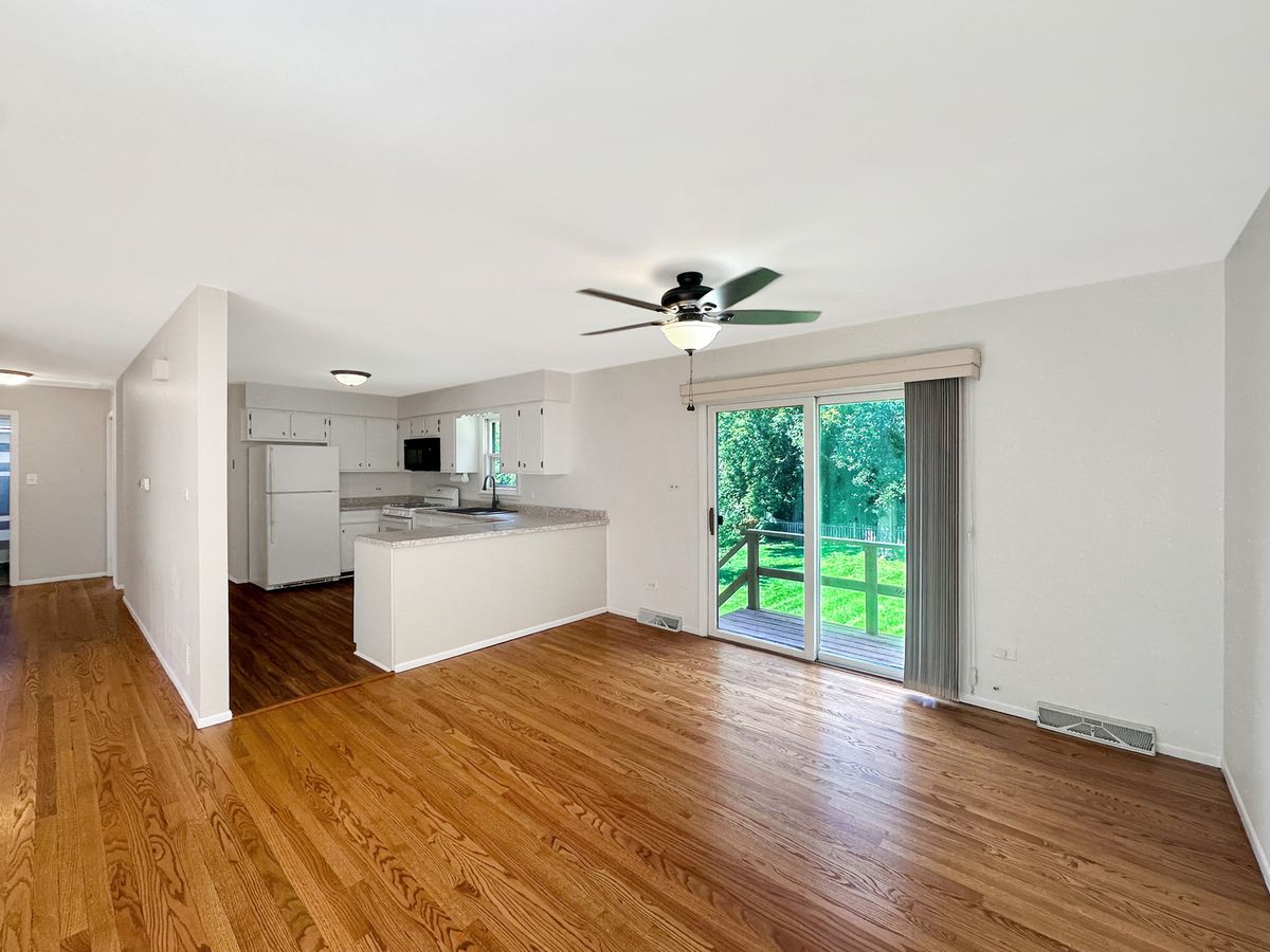 N335 Cottonwood Dr, Wheaton, IL 60187 — photo 8