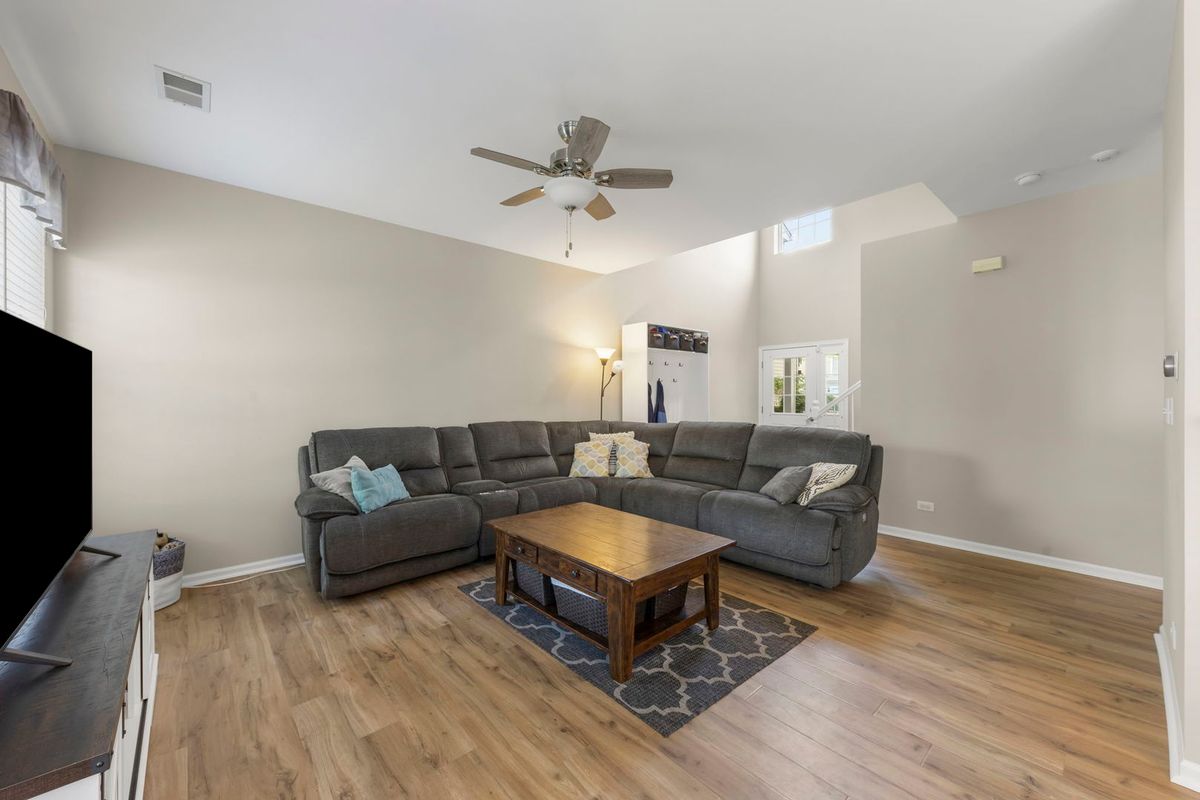 2755 Mcclennan Ct, Naperville, IL 60563 — photo 5