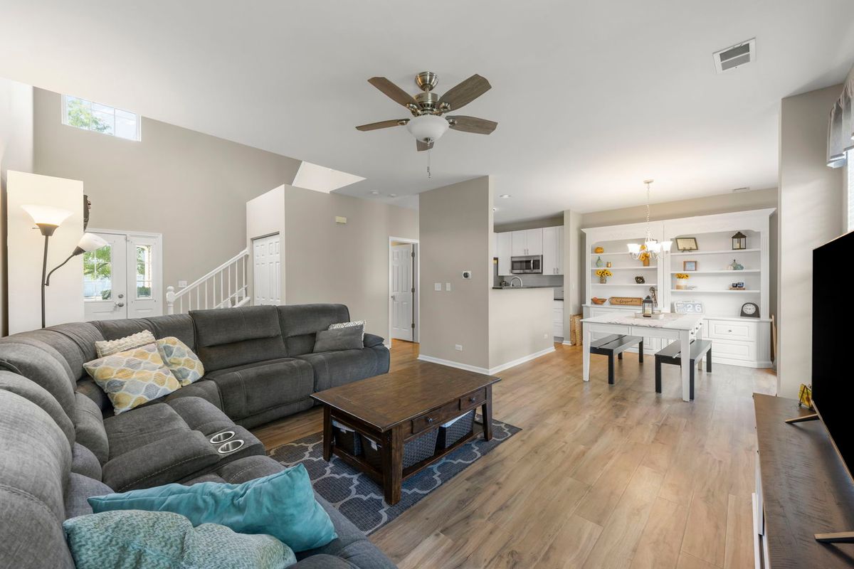 2755 Mcclennan Ct, Naperville, IL 60563 — photo 6