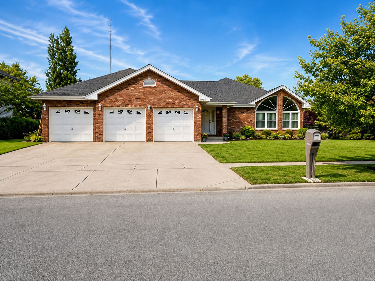 19451 Stonehenge Dr, Mokena, IL 60448
