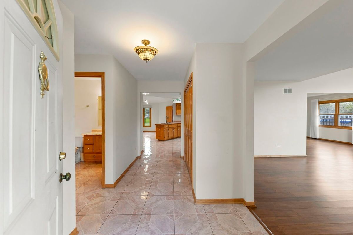 19451 Stonehenge Dr, Mokena, IL 60448 — photo 3