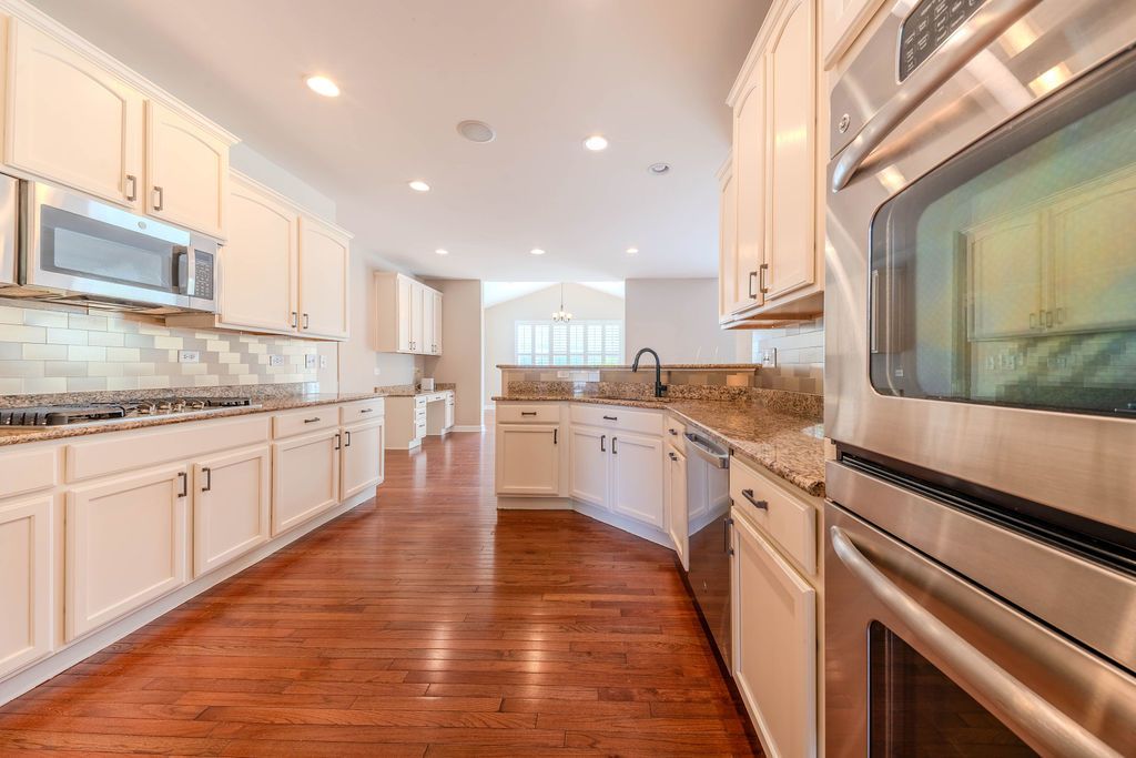 781 Richwood Ave, Elgin, IL 60124 — photo 7