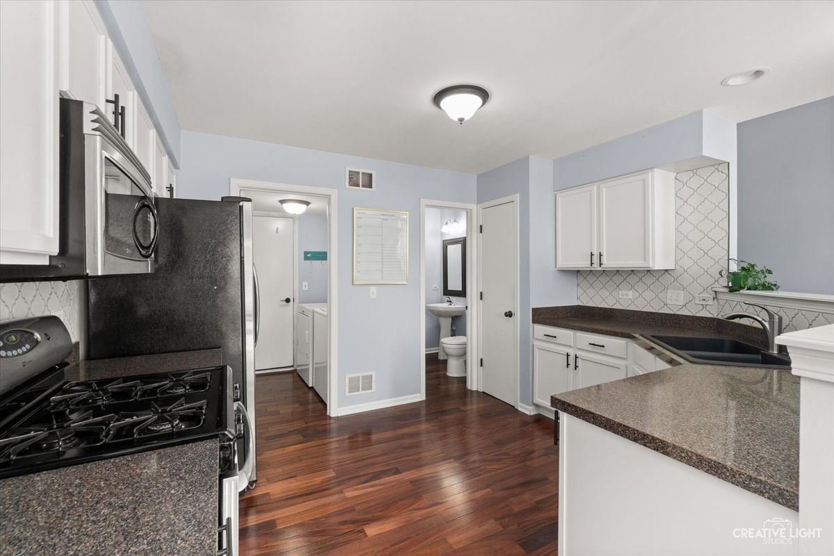 343 Capitol Dr, Sugar Grove, IL 60554 — photo 2