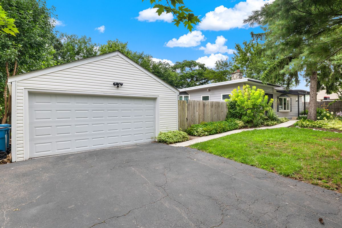 268 N Bonnie Brae Ave, Elmhurst, IL 60126 — photo 3