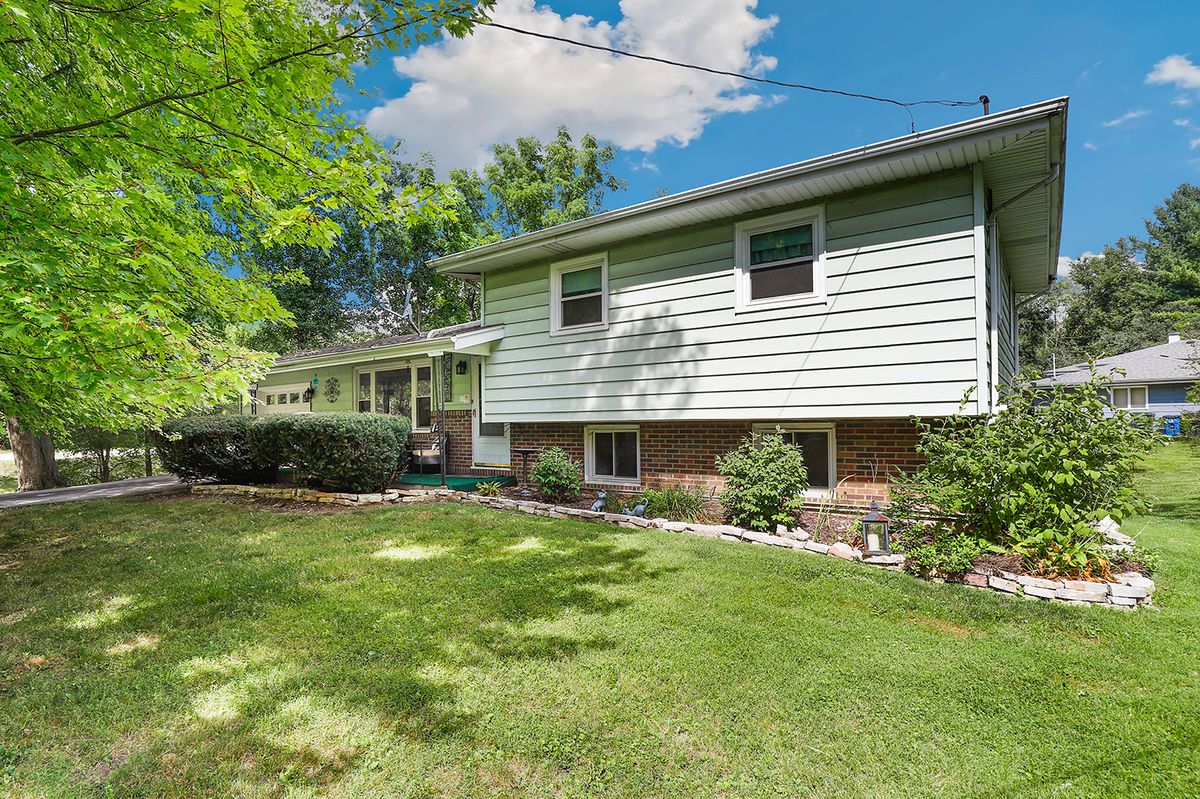 17558 Thorndale Ct, Lockport, IL 60441