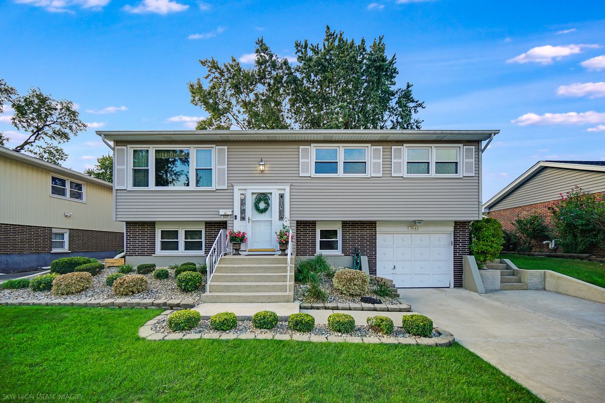7445 161 St, Tinley Park, IL 60477
