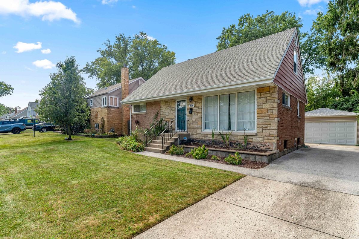 18516 Clyde Rd, Homewood, IL 60430 — photo 3