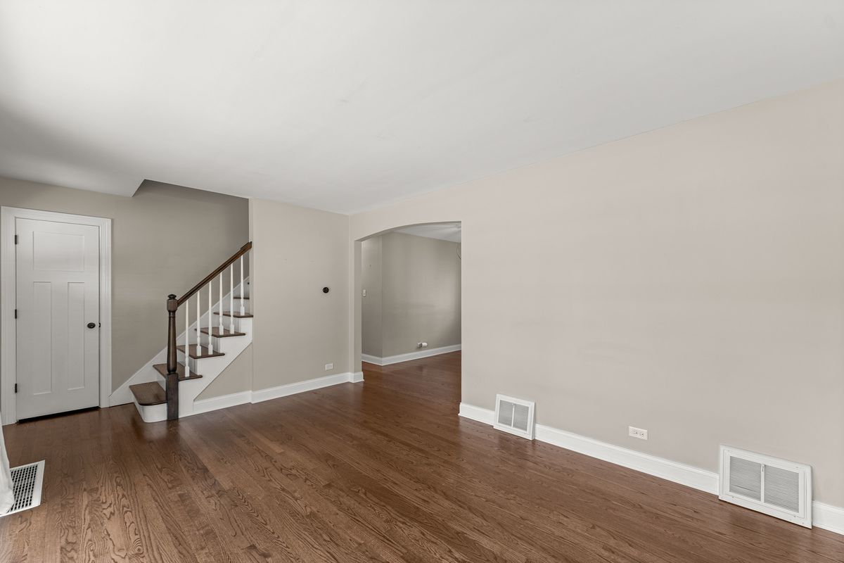 18516 Clyde Rd, Homewood, IL 60430 — photo 5