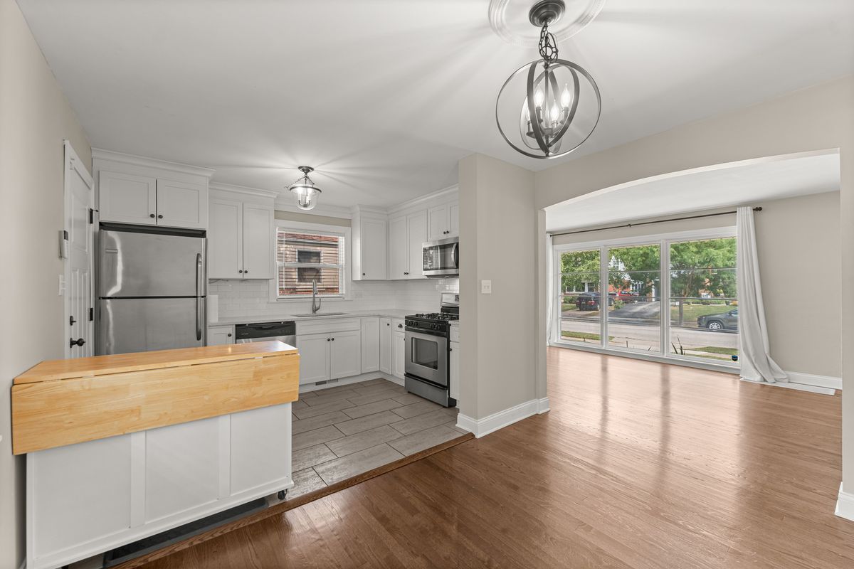 18516 Clyde Rd, Homewood, IL 60430 — photo 7