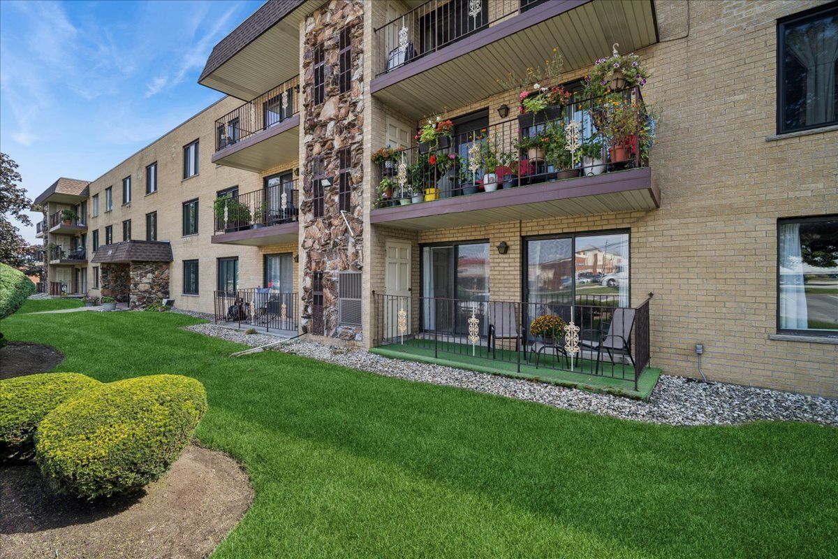 130 E Grand Ave #108, Elmhurst, IL 60126 — photo 2