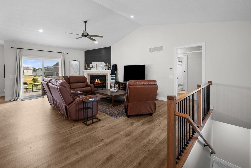 493 Mason Dr, Riverdale, IA 52722 — photo 6