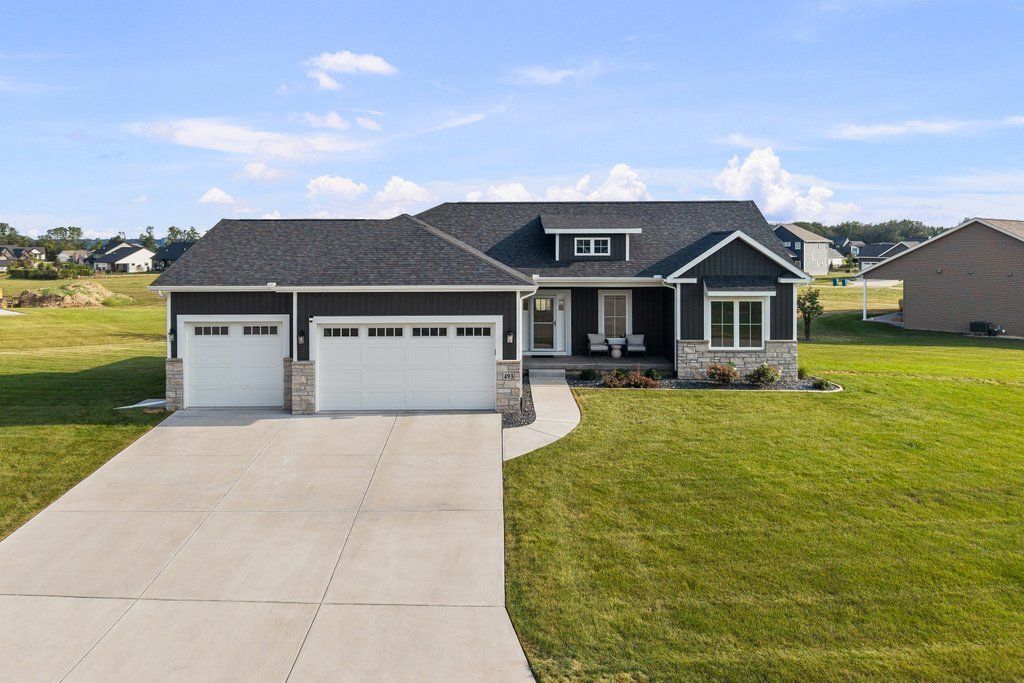493 Mason Dr, Riverdale, IA 52722