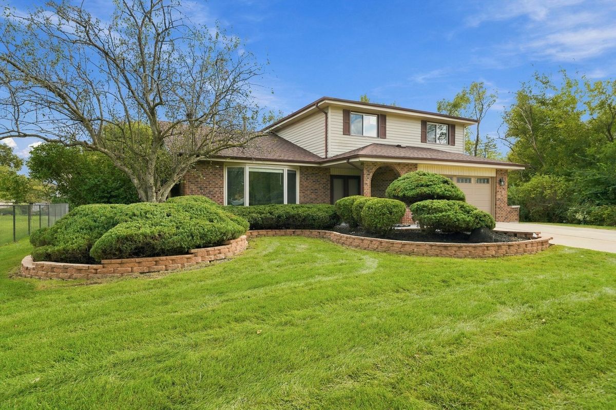 11453 Brook Hill Dr, Orland Park, IL 60467