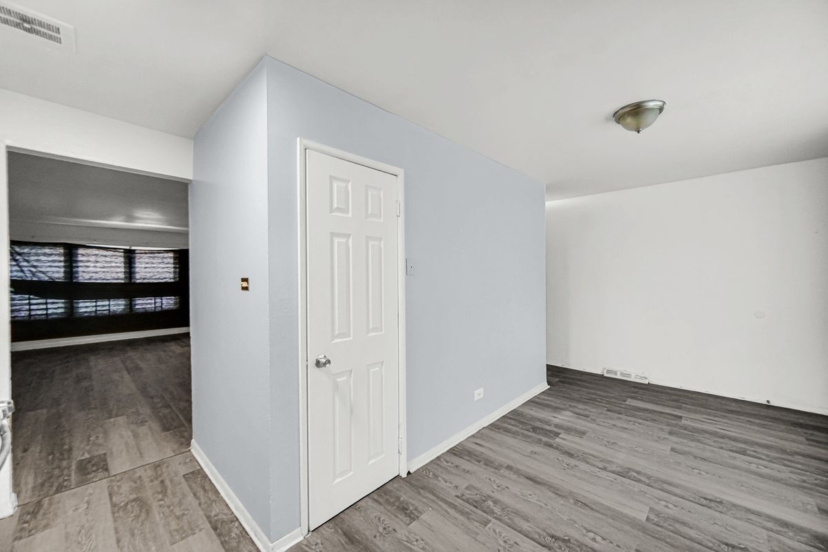 2303 E 100th St, Chicago, IL 60617 — photo 8