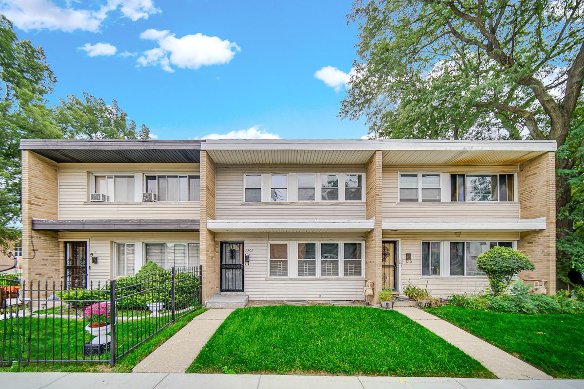 2303 E 100th St, Chicago, IL 60617 — photo 2