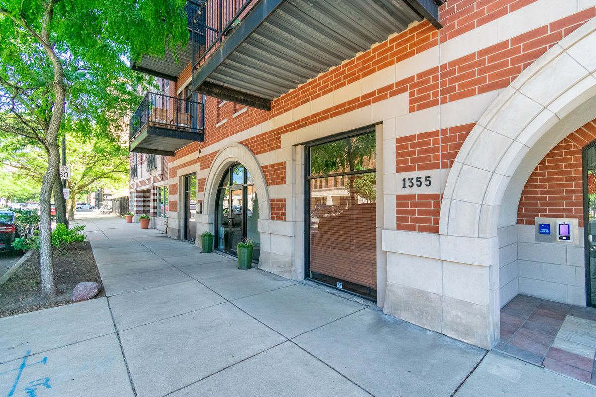 1355 W Washington Blvd #1, Chicago, IL — photo 2