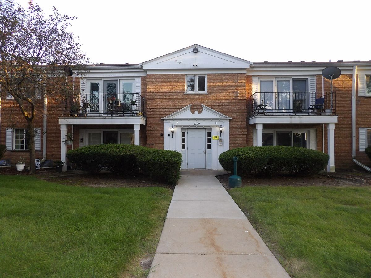 1100 N Farnsworth Ave #2A, Aurora, IL 60505
