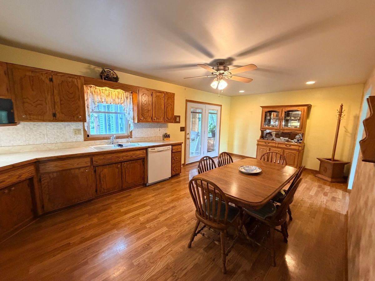 828 Regent St, New Lenox, IL 60451 — photo 7
