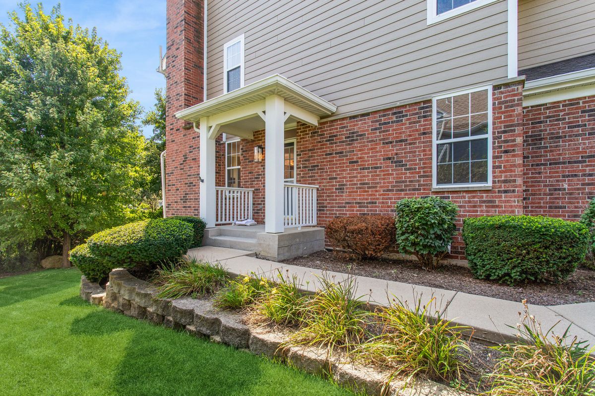 135 Tanglewood Dr, Glen Ellyn, IL 60137 — photo 3