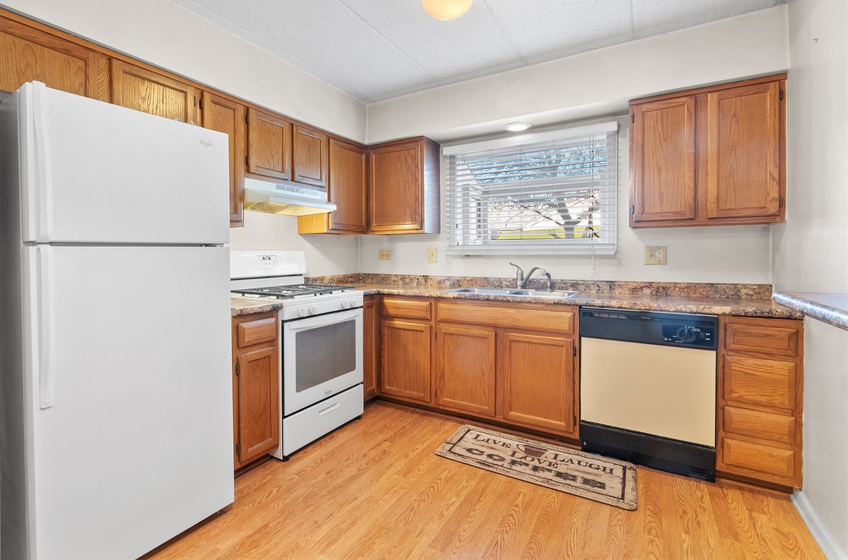 18302 Robin Ln #D1, Homewood, IL 60430 — photo 8