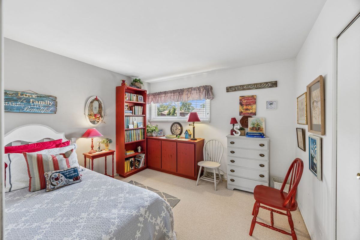 18846 Queens Rd, Homewood, IL 60430 — photo 5