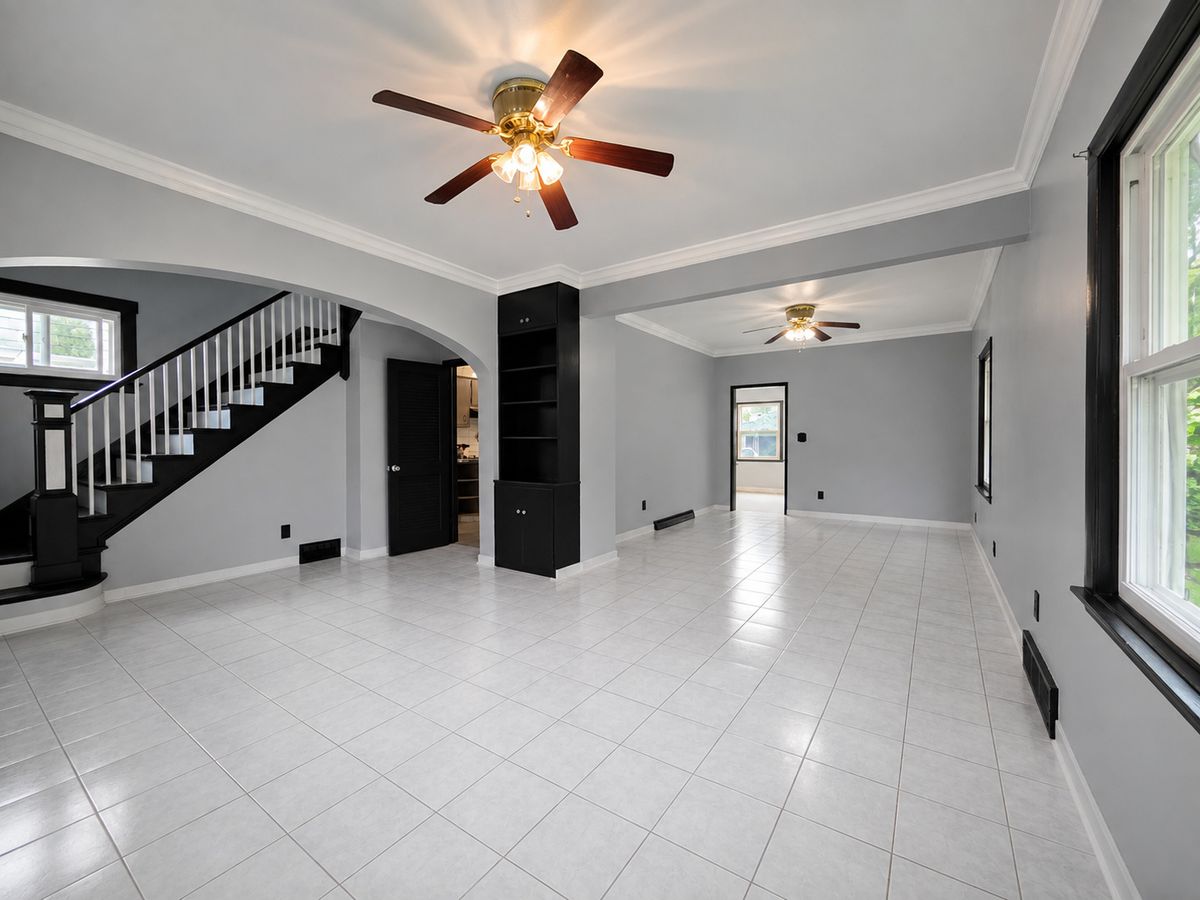 506 Barrett St, Elgin, IL 60120 — photo 4