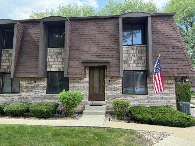 15802 Laramie Ave #H, Oak Forest, IL 60452